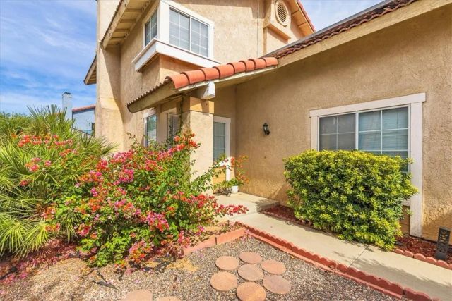 754 De La Luz, Perris, CA 92571