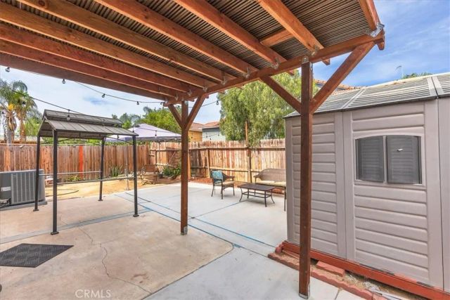 754 De La Luz, Perris, CA 92571