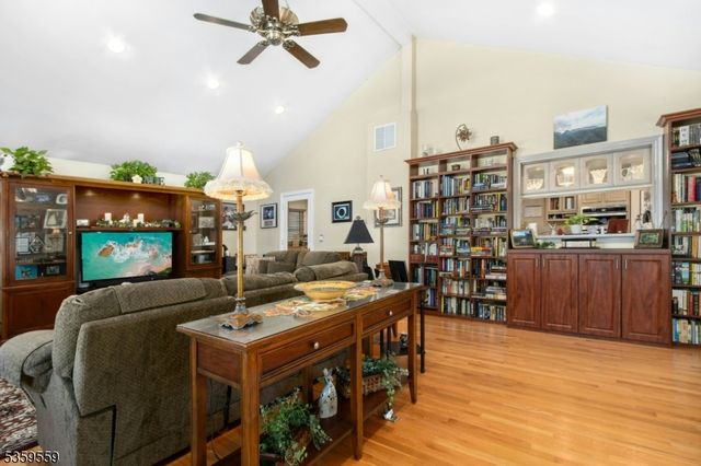 61 FURBER AVENUE, Linden City, NJ 07036