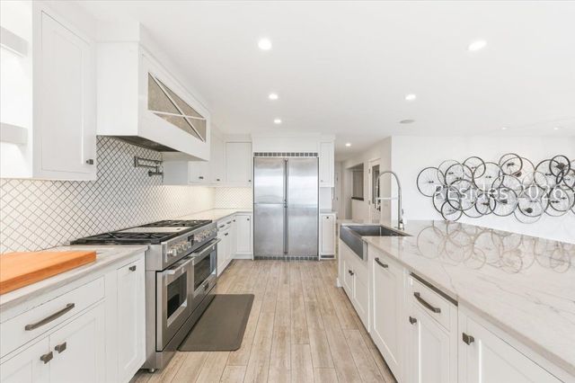 24 China Cockle Ln, Hilton Head Island, SC 29926