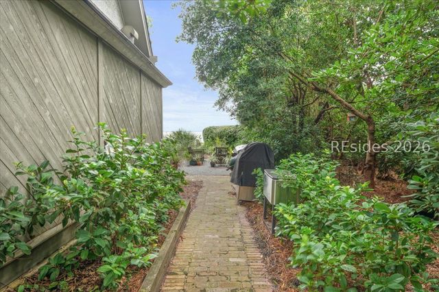 24 China Cockle Ln, Hilton Head Island, SC 29926