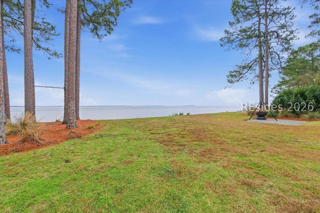 24 China Cockle Ln, Hilton Head Island, SC 29926