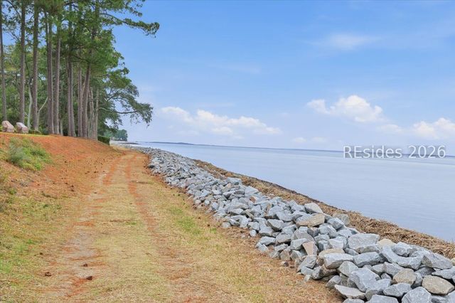 24 China Cockle Ln, Hilton Head Island, SC 29926