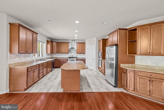 7934 SHREVE RD, Falls Church, VA 22043
