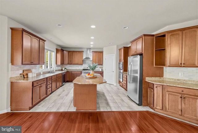 7934 SHREVE RD, Falls Church, VA 22043