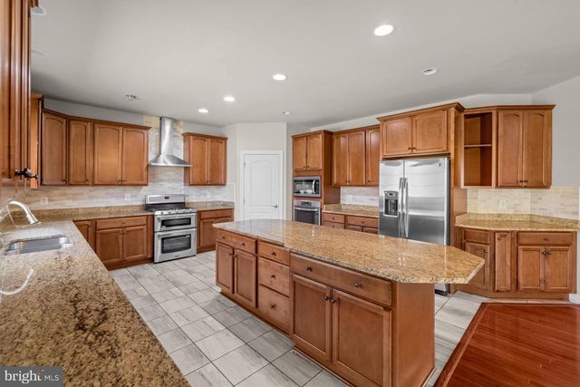 7934 SHREVE RD, Falls Church, VA 22043
