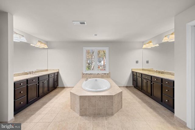 7934 SHREVE RD, Falls Church, VA 22043