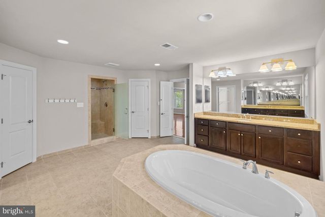 7934 SHREVE RD, Falls Church, VA 22043