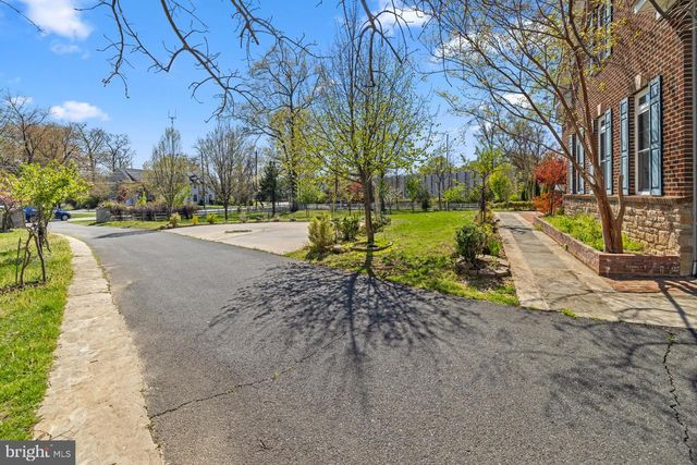 7934 SHREVE RD, Falls Church, VA 22043
