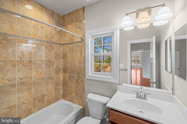 7934 SHREVE RD, Falls Church, VA 22043