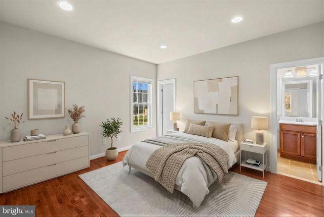 7934 SHREVE RD, Falls Church, VA 22043