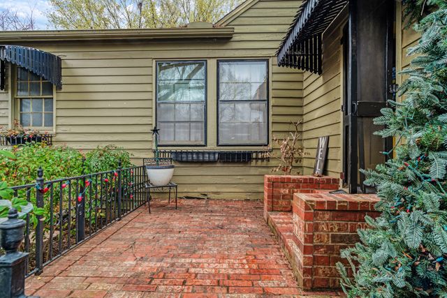 824 S Main Street, Paris, TX 75460