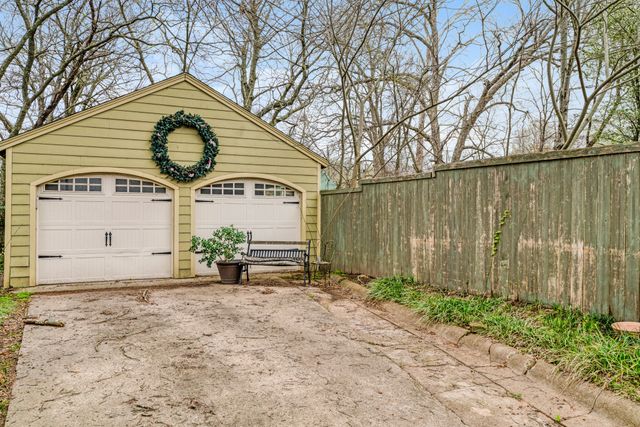 824 S Main Street, Paris, TX 75460