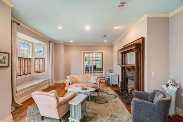 824 S Main Street, Paris, TX 75460