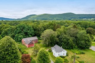 82 Lovefield St, Easthampton, MA 01027