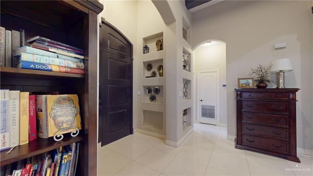 843 Brady Avenue, Alamo, TX 78516