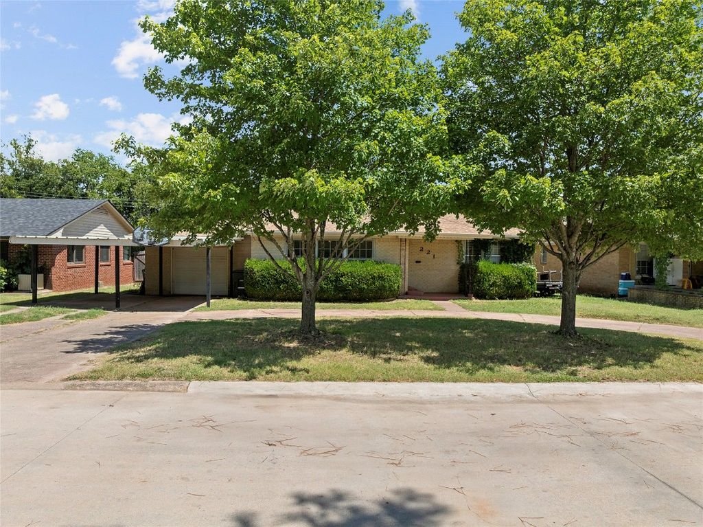 221 Terrace Drive, Pauls Valley, OK 73075