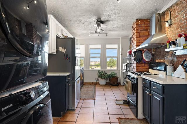 233 Nelson Ave, Pueblo, CO 81004