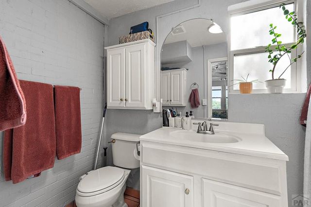 233 Nelson Ave, Pueblo, CO 81004