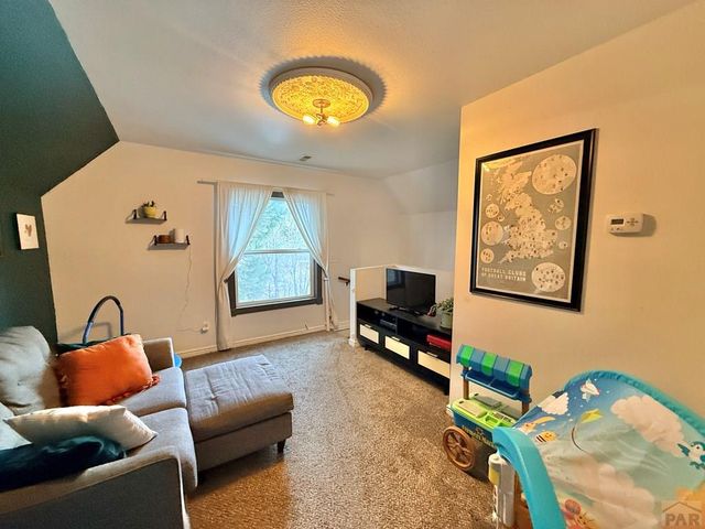 233 Nelson Ave, Pueblo, CO 81004