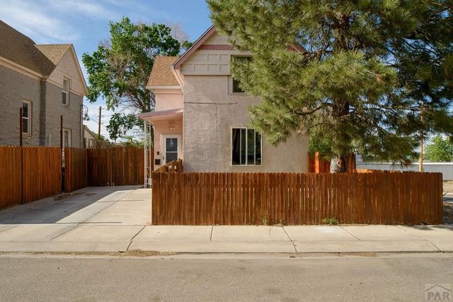 233 Nelson Ave, Pueblo, CO 81004