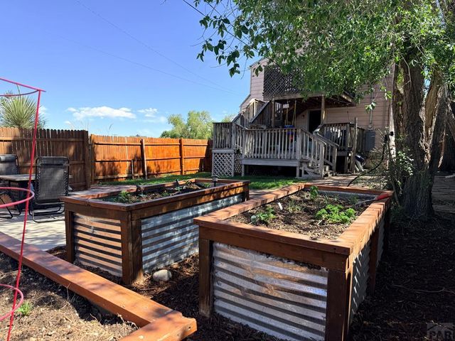 233 Nelson Ave, Pueblo, CO 81004
