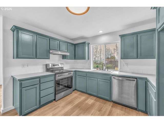 52866 Ne 2ND St, Scappoose, OR 97056