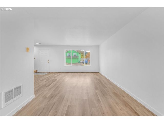 52866 Ne 2ND St, Scappoose, OR 97056