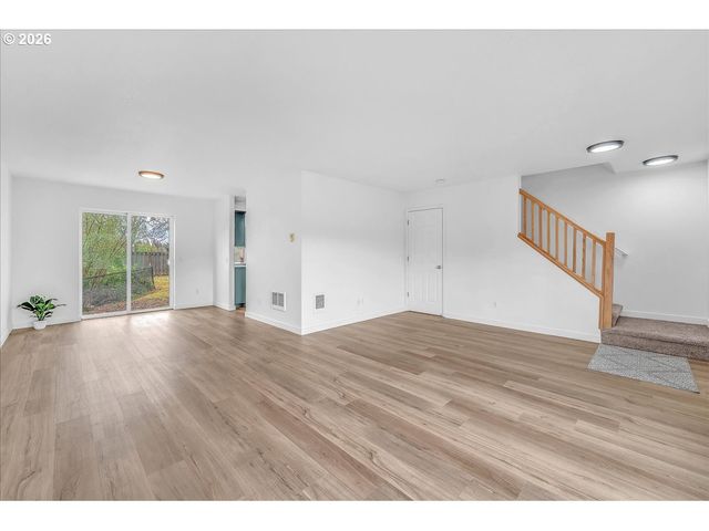 52866 Ne 2ND St, Scappoose, OR 97056