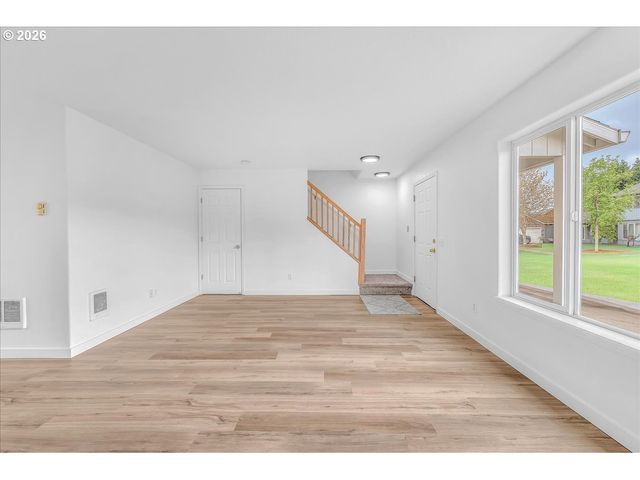 52866 Ne 2ND St, Scappoose, OR 97056