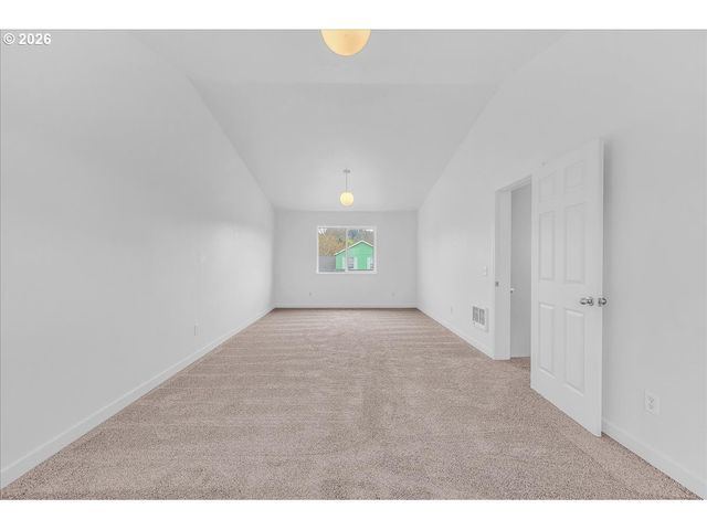 52866 Ne 2ND St, Scappoose, OR 97056