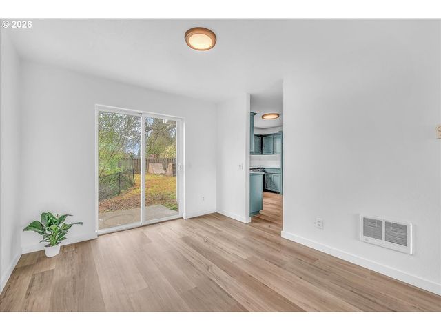 52866 Ne 2ND St, Scappoose, OR 97056