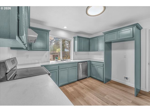 52866 Ne 2ND St, Scappoose, OR 97056