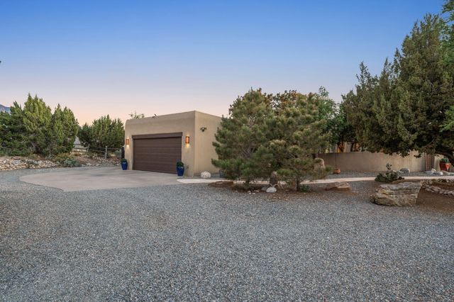 1 Calle Del Viento, Placitas, NM 87043