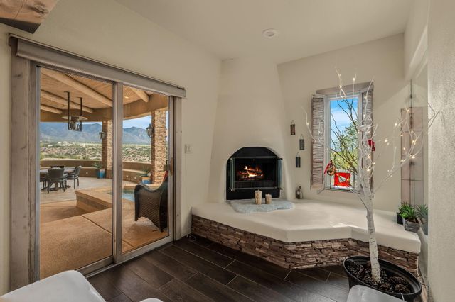 1 Calle Del Viento, Placitas, NM 87043
