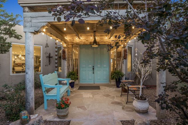 1 Calle Del Viento, Placitas, NM 87043