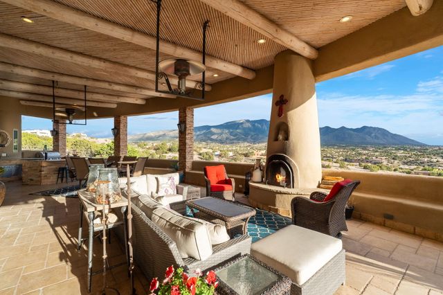 1 Calle Del Viento, Placitas, NM 87043