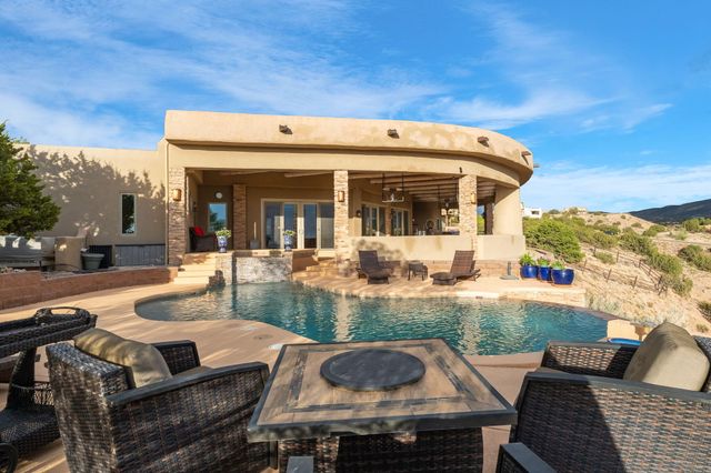 1 Calle Del Viento, Placitas, NM 87043