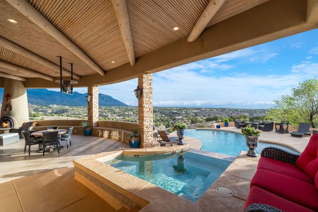 1 Calle Del Viento, Placitas, NM 87043