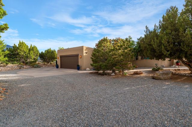 1 Calle Del Viento, Placitas, NM 87043