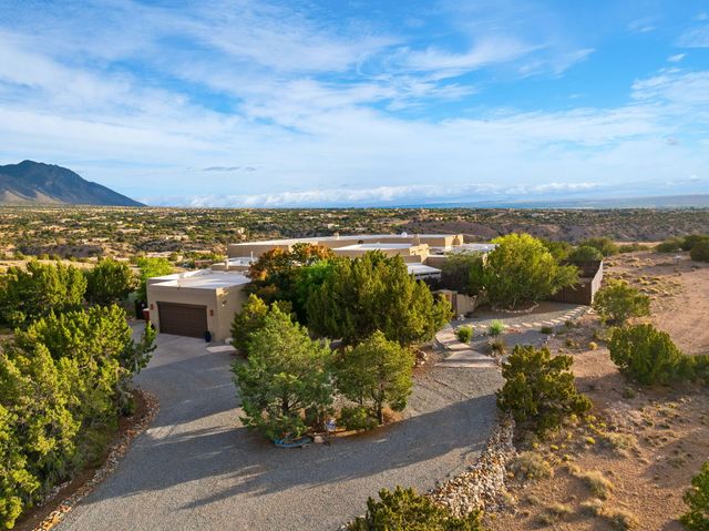 1 Calle Del Viento, Placitas, NM 87043