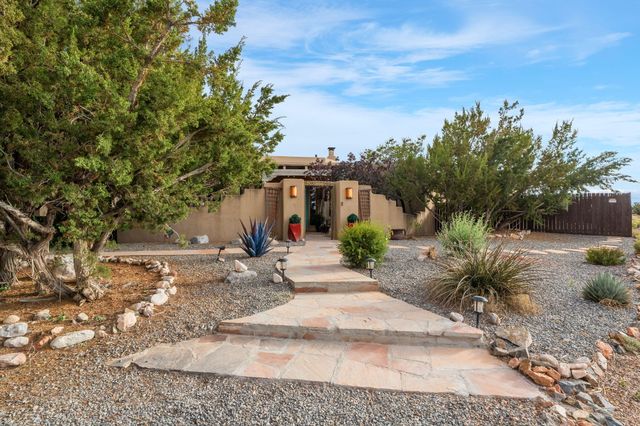 1 Calle Del Viento, Placitas, NM 87043