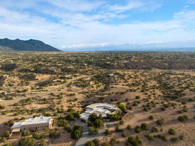 1 Calle Del Viento, Placitas, NM 87043