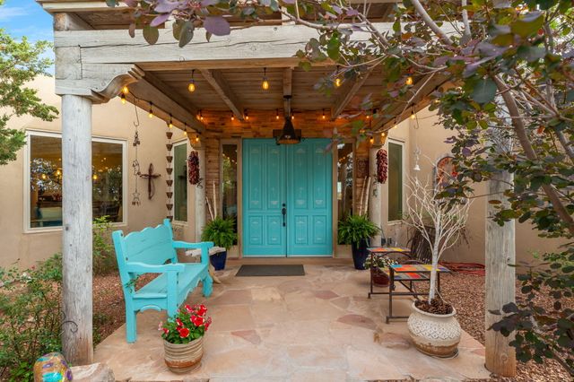 1 Calle Del Viento, Placitas, NM 87043
