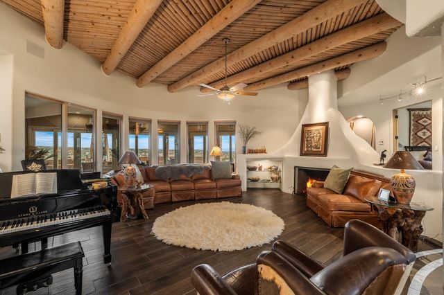1 Calle Del Viento, Placitas, NM 87043