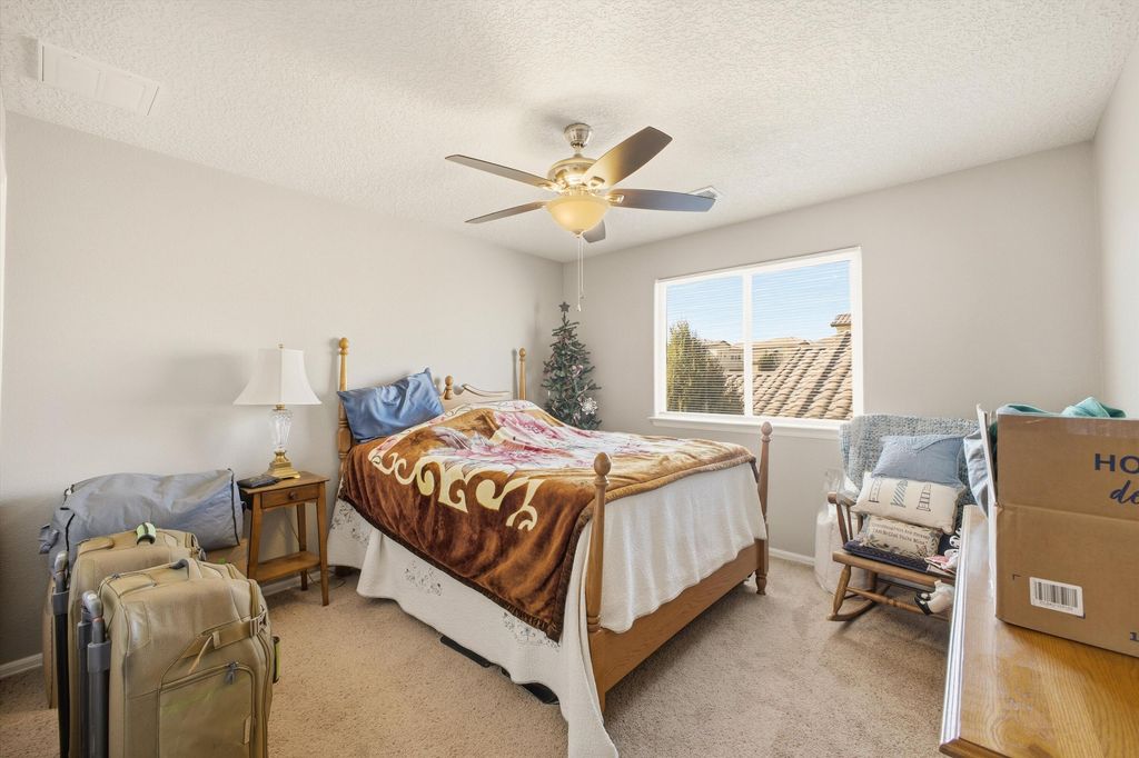 Image 18 of property listing at 232 Loma Linda Loop NE, Rio Rancho, NM 87124