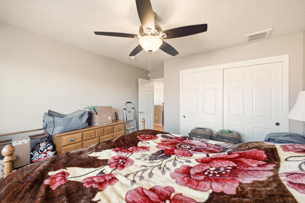 Image 19 of property listing at 232 Loma Linda Loop NE, Rio Rancho, NM 87124