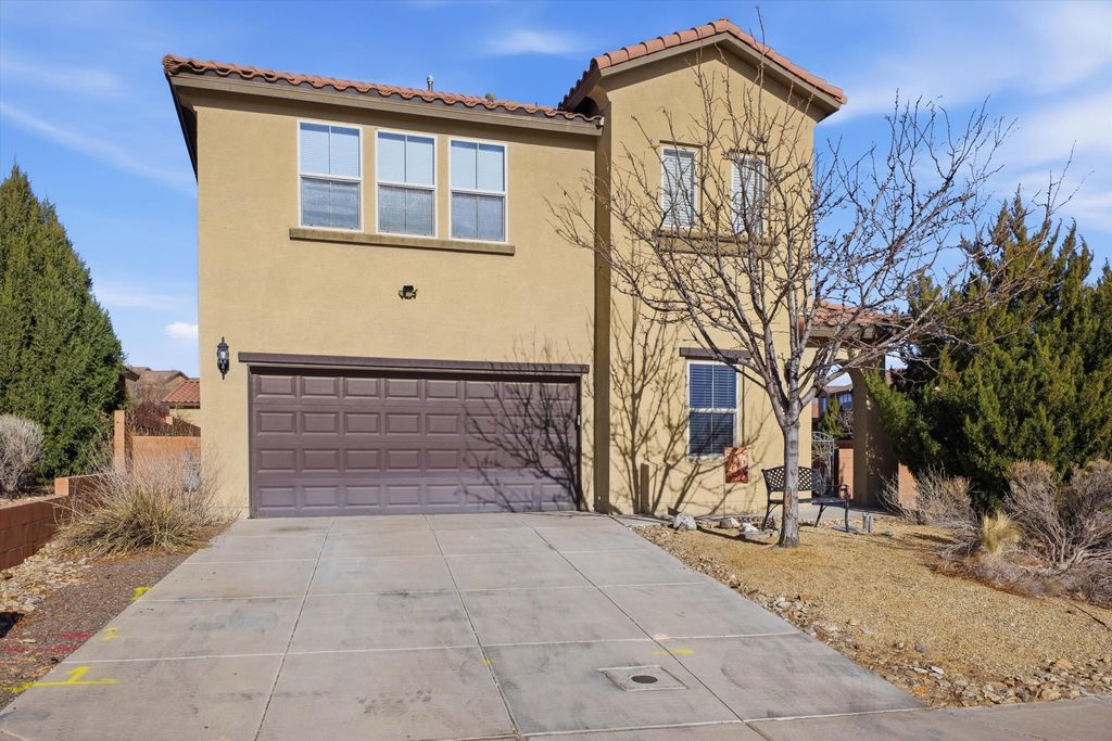 Image 2 of property listing at 232 Loma Linda Loop NE, Rio Rancho, NM 87124