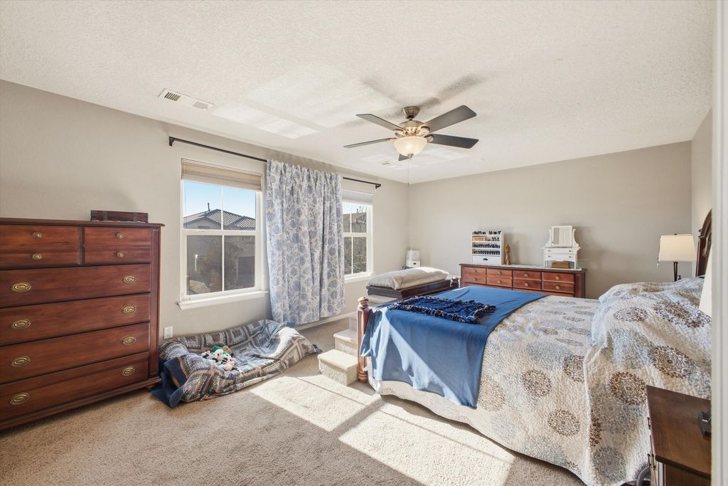 Image 23 of property listing at 232 Loma Linda Loop NE, Rio Rancho, NM 87124