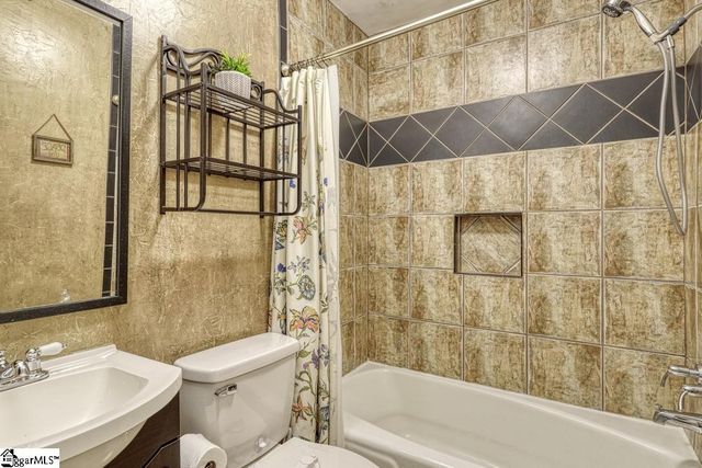 1646 Old Charlotte Road, Spartanburg, SC 29307